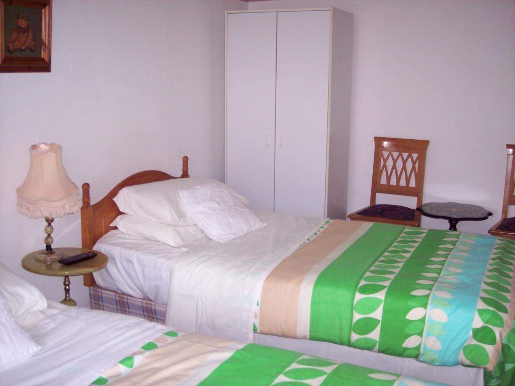 Butterfly Guest House Cheadle  Quarto foto